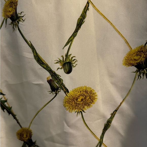 Burberry
Dandelion Lattice Print Silk
Pajama Shirt - Picture 7 of 10